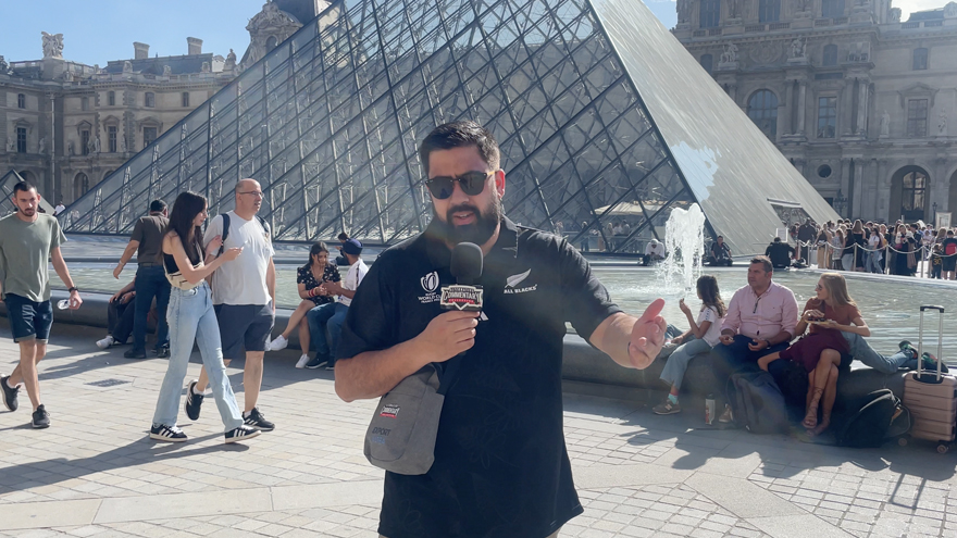🎥 Pressed Ham at The Louvre!