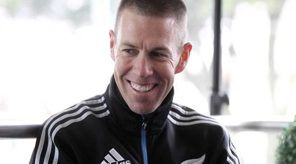 📰 All Blacks manager steps down after 19 years