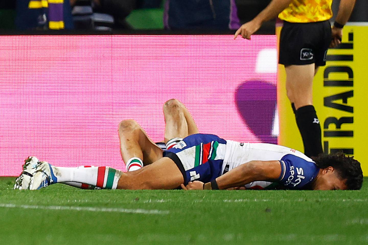 Warriors star knocked out in scary incident