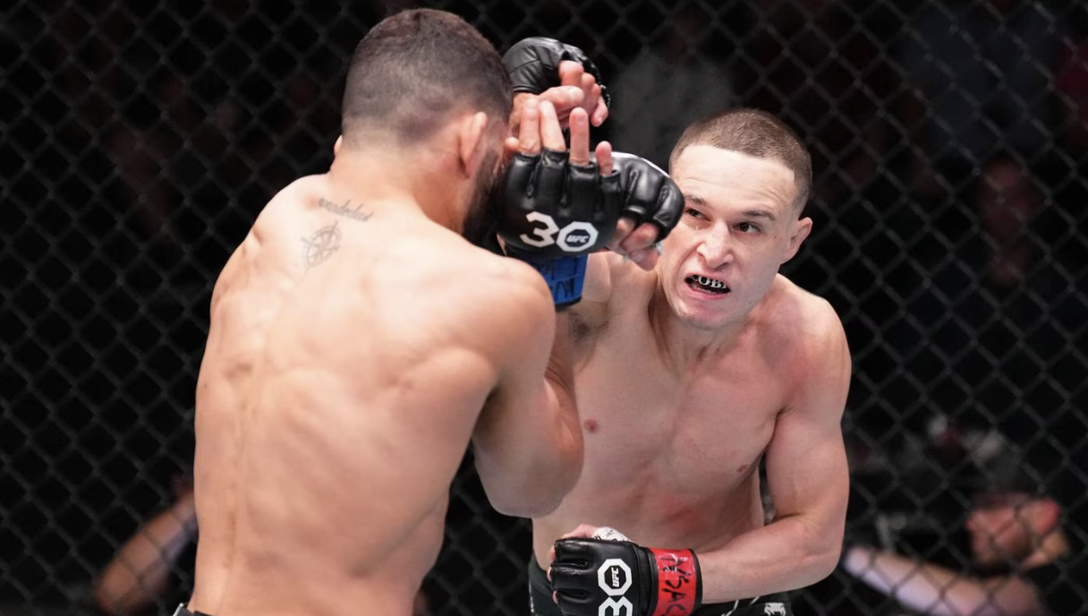 📰 Kiwi UFC star beaten in "daylight robbery"