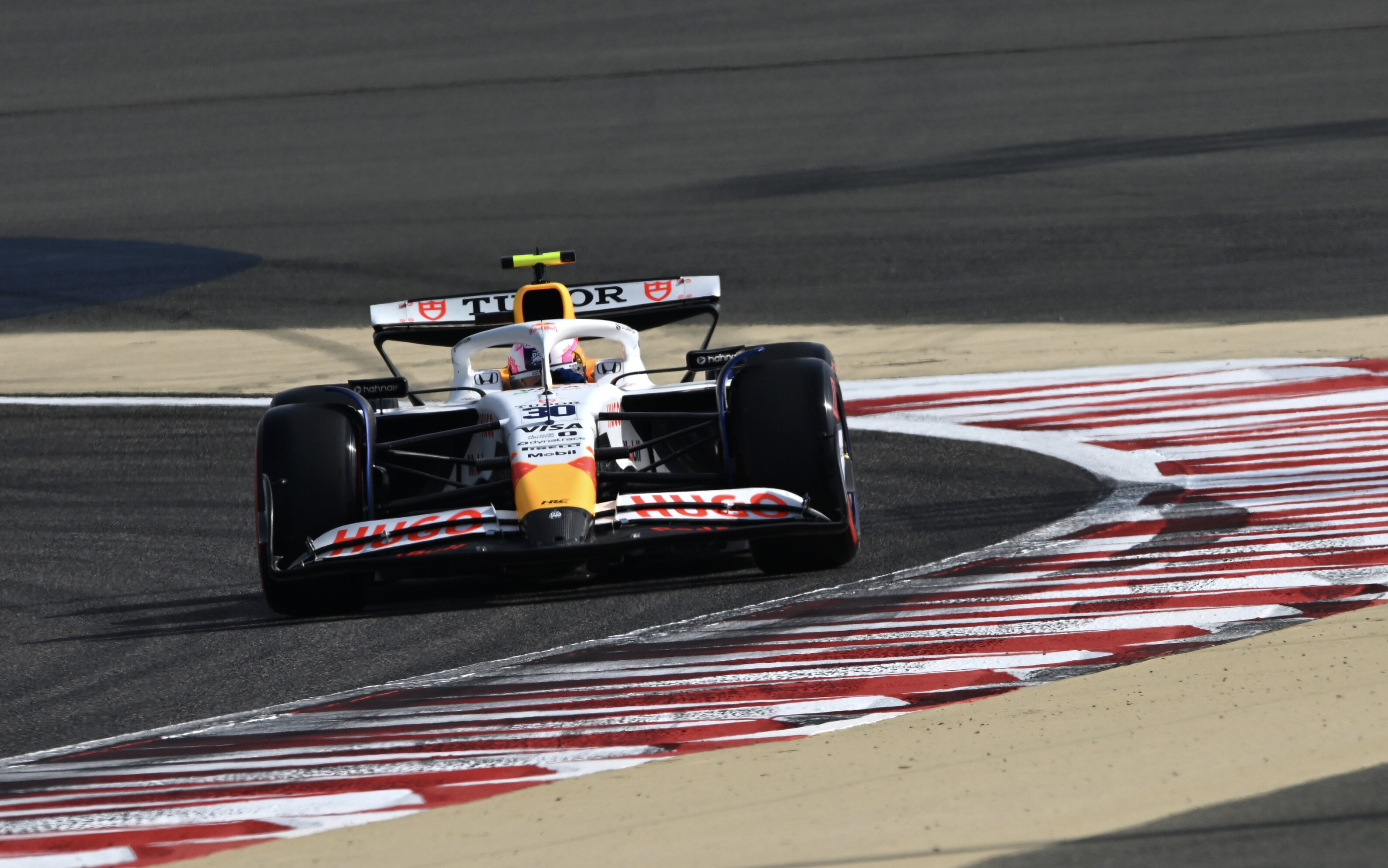 📰 Liam Lawson outpaces Yuki Tsunoda in Bahrain GP practice