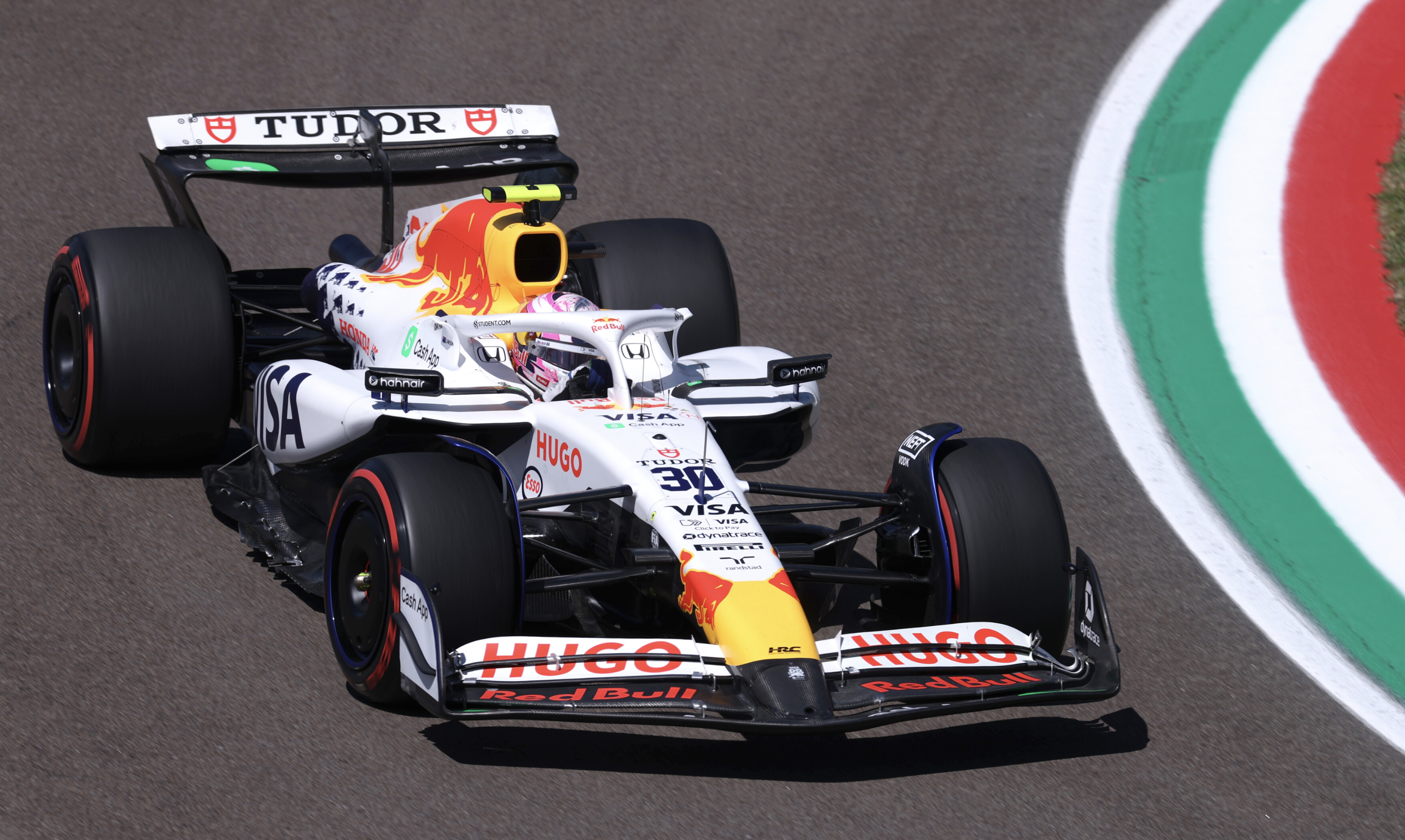 📰 Liam Lawson endures mixed day of practice, teammate crashes in Imola