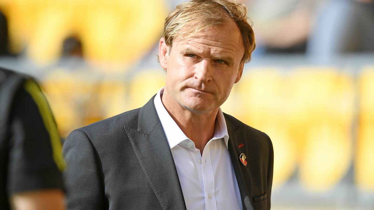 All Blacks coach reject Scott Robertson moves closer to England rugby job - report