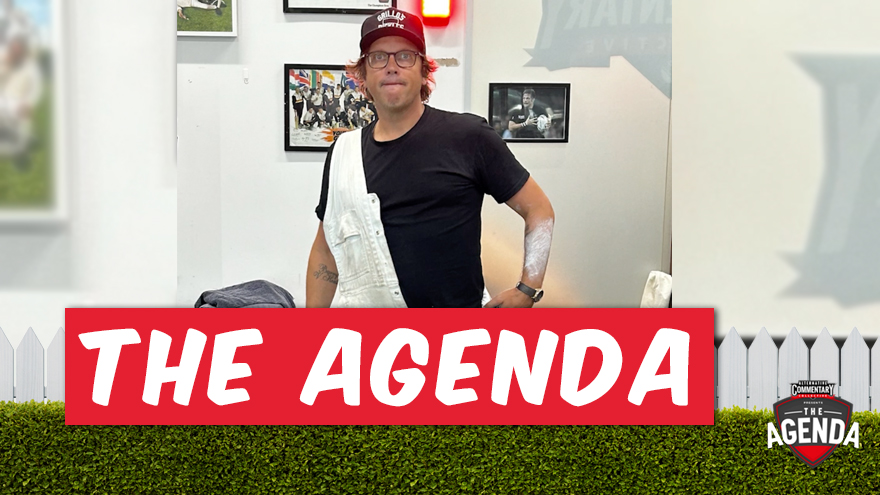 🎥  Nothing turns G Lane on more than Matt Heath in overalls