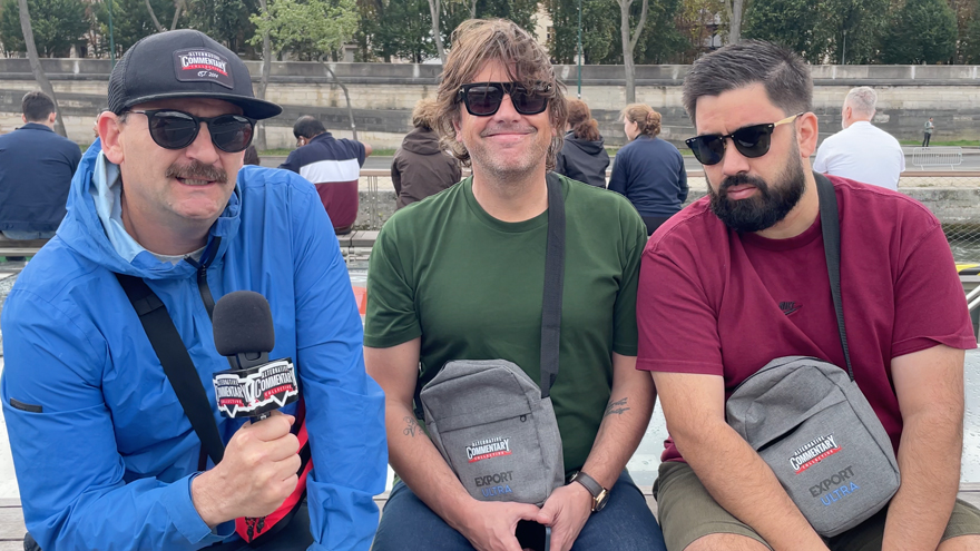 🎥 The lads get "wet" in Paris