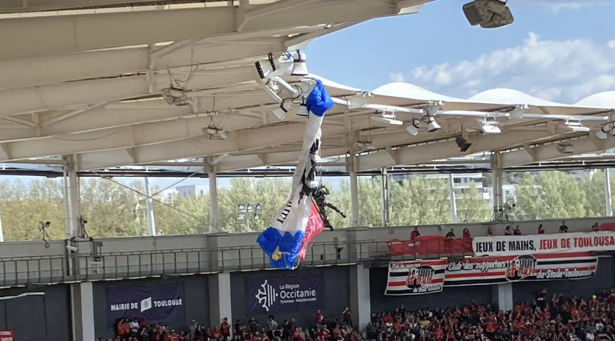 📰 Parachutist crashes into awning, delays Champions Cup match