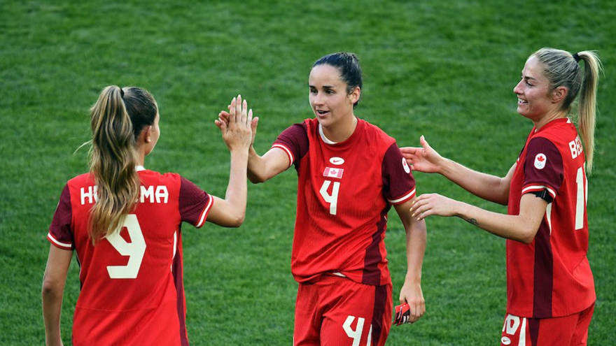 📰 Canadian football legend speaks out over drone spying scandal