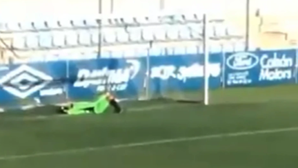 Embarrassing blunder sees goalkeeper quickly go from hero to zero