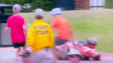 📰 Dad drops toddler on head chasing baseball